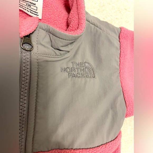 The North Face pink and gray fleece jacket 💗 - Picture 3 of 6